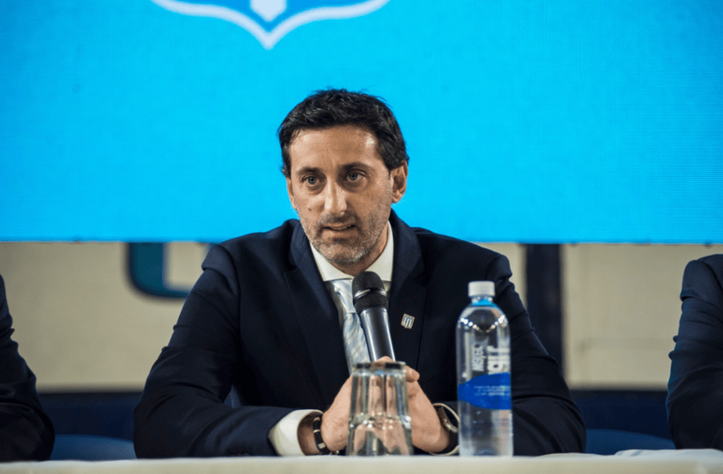 Estalló la interna en Racing: fuertes cruces entre los jugadores, Milito y&nbsp;Saja