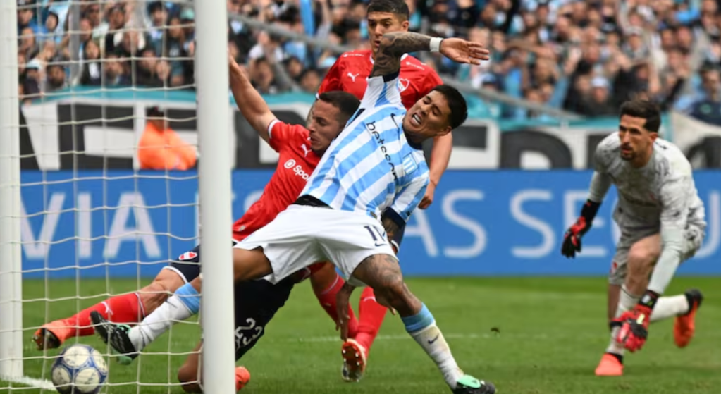 Independiente empató con Racing y sumó un punto en el&nbsp;clásico